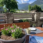 Alpenapartment Fuer Familien Und Gruppen Zentrale Lage Apartment