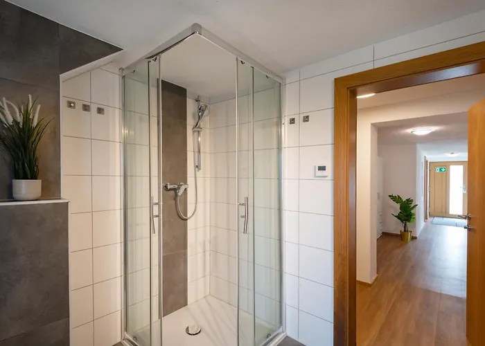 Lägenhet Alpenapartment Fuer Familien Und Gruppen Zentrale Lage *