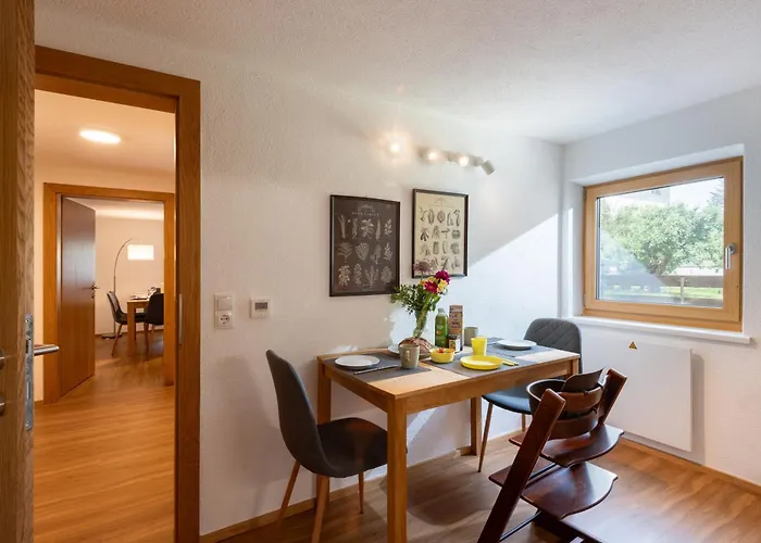 Lägenhet Alpenapartment Fuer Familien Und Gruppen Zentrale Lage *