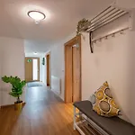 Appartamento Alpenapartment Fuer Familien Und Gruppen Zentrale Lage